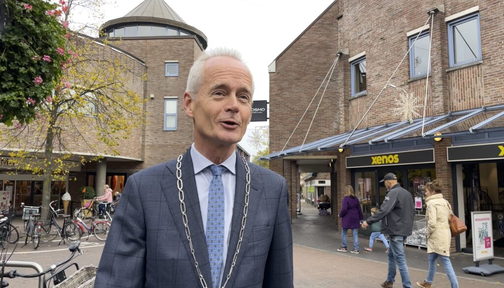 Burgemeeste Niek Meijer, Gemeente Huizen